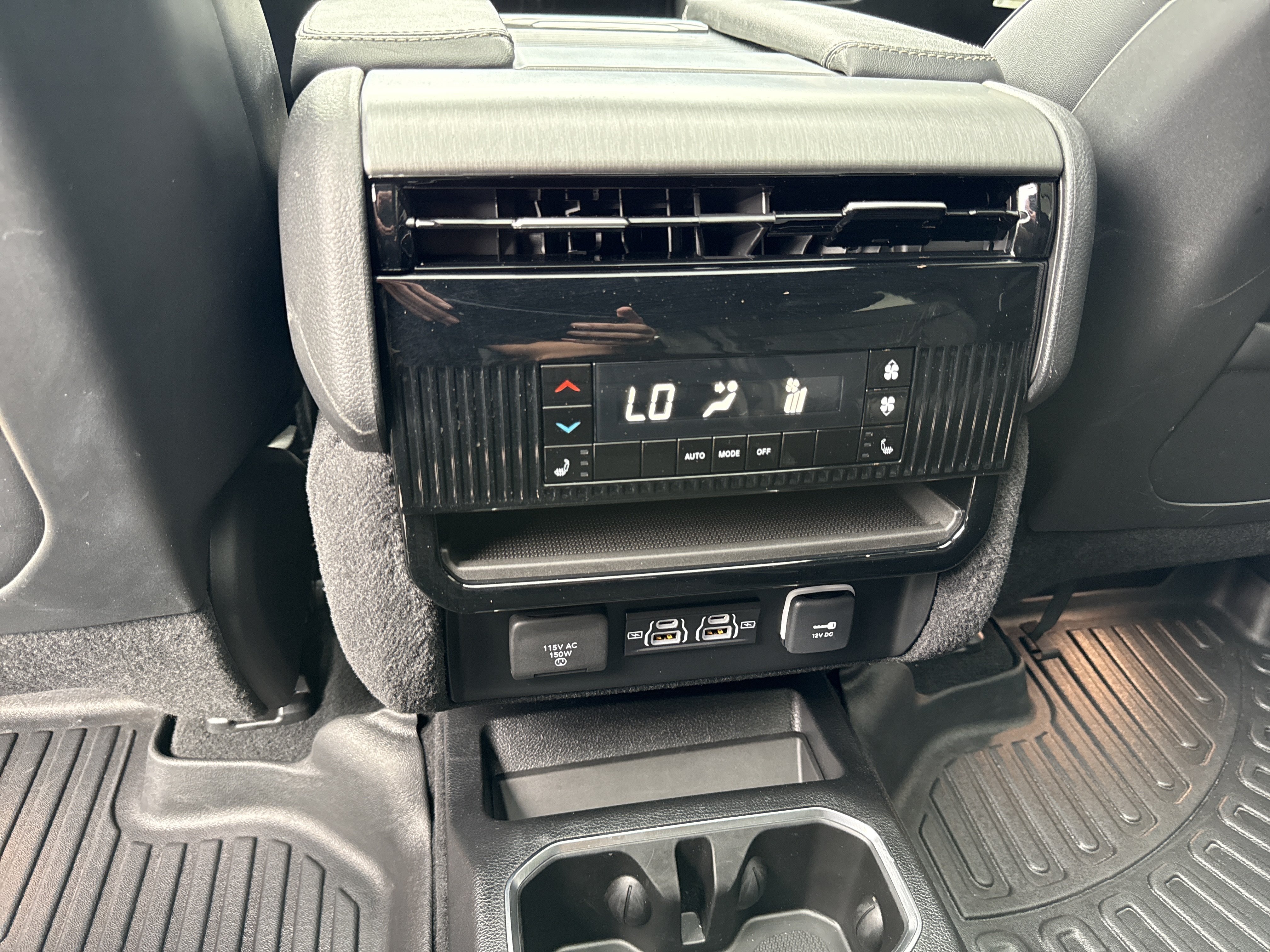 Used 2025 Jeep Wagoneer Series II w/ Premium Group I AWD/4WD image 32