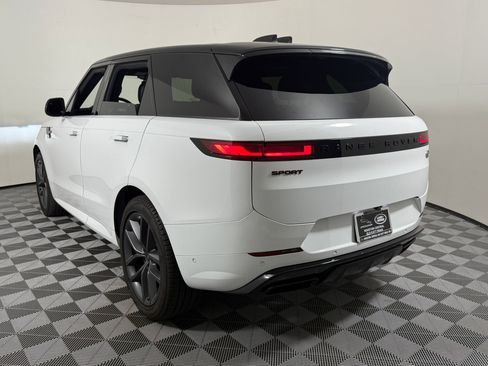 Used 2023 Land Rover Range Rover Sport SE Dynamic AWD/4WD image 3