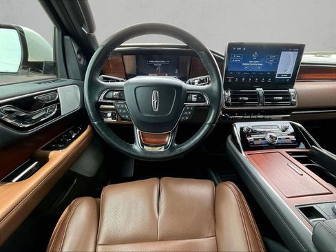 Used 2022 Lincoln Navigator Reserve RWD image 7