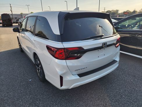 New 2026 Honda Odyssey EX-L image 3