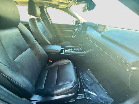 Used 2022 MAZDA MAZDA3 s image 32