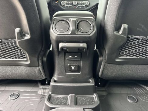 New 2026 Jeep Wrangler Unlimited Rubicon AWD/4WD image 32