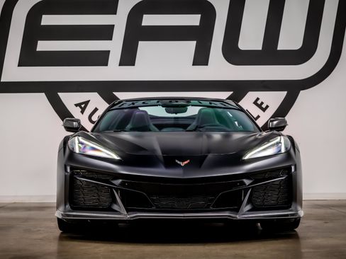 Used 2024 Chevrolet Corvette Z06 w/ Stealth Interior Trim Package RWD image 6