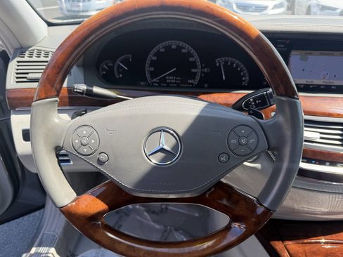 Used 2011 Mercedes-Benz S 550 image 18