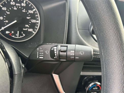 Certified 2023 Nissan Rogue SV image 24