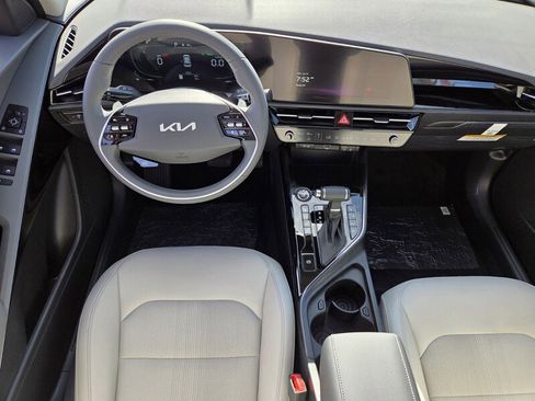 New 2025 Kia Niro EX image 9