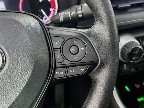 Used 2025 Toyota RAV4 XLE w/ Convenience Package FWD image 20