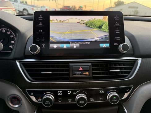 Used 2018 Honda Accord EX image 12