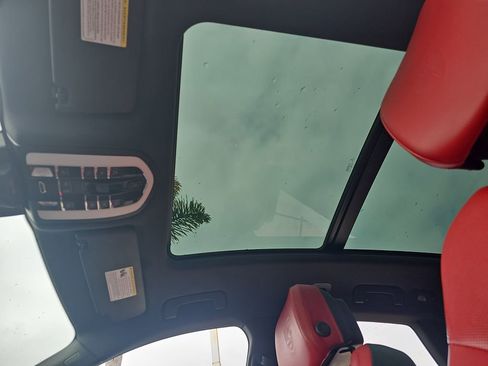 Used 2021 Porsche Macan AWD/4WD image 31