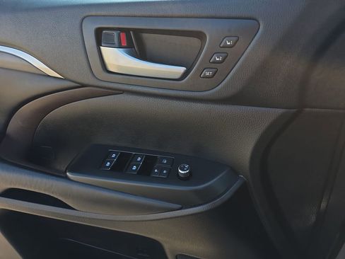 Used 2019 Toyota Highlander Limited Platinum image 29