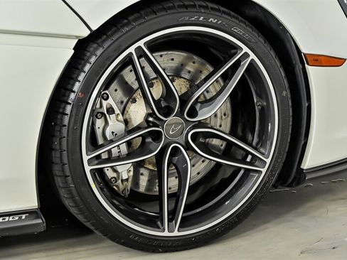 Used 2017 McLaren 570S RWD image 15