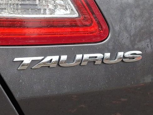 Used 2017 Ford Taurus SEL w/ Equipment Group 201A image 30