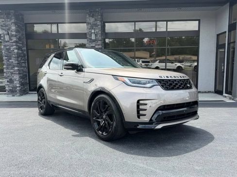 Used 2024 Land Rover Discovery Dynamic SE AWD/4WD image 33