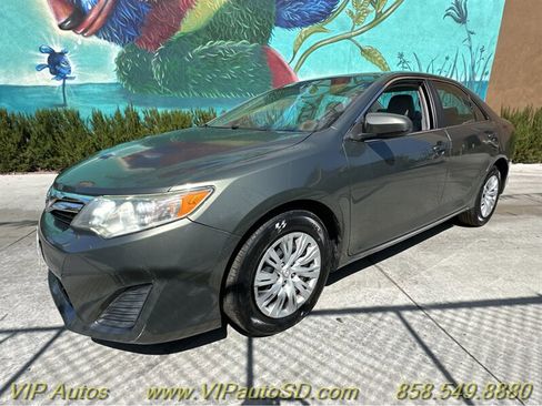Used 2012 Toyota Camry LE image 11