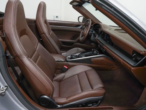 Used 2020 Porsche 911 Carrera S image 30