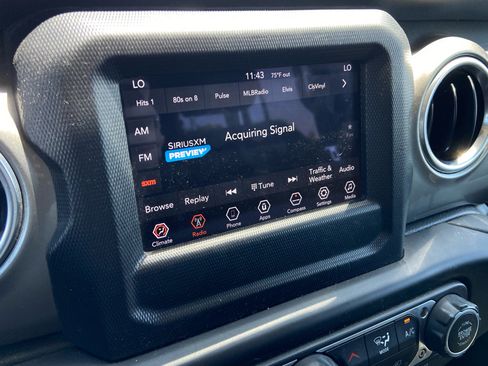 Used 2020 Jeep Wrangler Unlimited Sahara AWD/4WD image 25