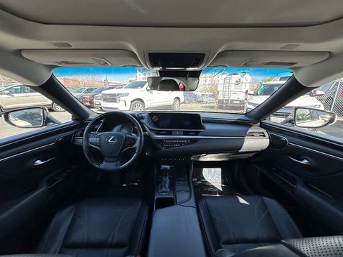 Used 2020 Lexus ES 350 w/ Luxury Package image 10