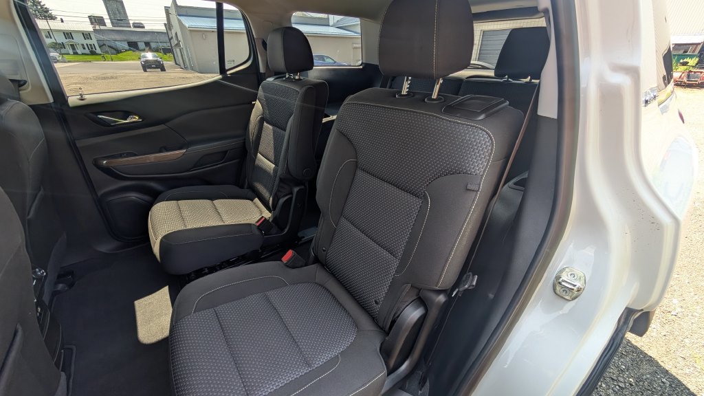 Used 2023 GMC Acadia SLE w/ Driver Convenience Package AWD/4WD image 15