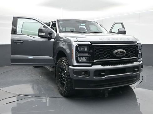 Used 2025 Ford F350 Lariat w/ Lariat Ultimate Package AWD/4WD image 65