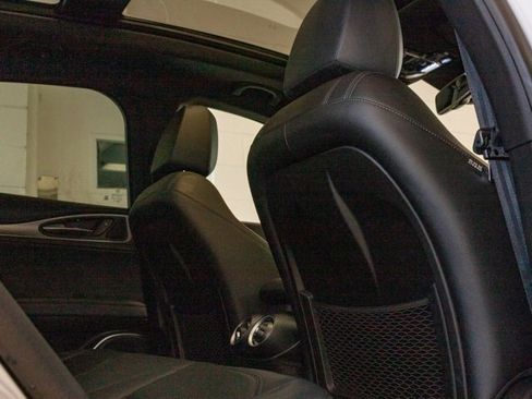 Used 2022 Alfa Romeo Stelvio Veloce image 7