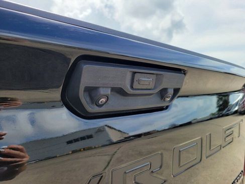 Used 2024 Chevrolet Silverado 2500 Custom w/ Custom Value Package image 7