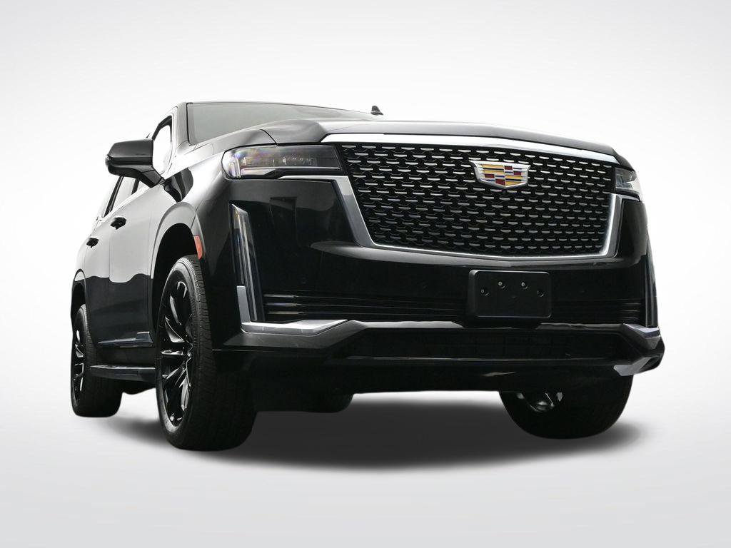 Used 2022 Cadillac Escalade Luxury w/ LPO, Illumination Package AWD/4WD image 30