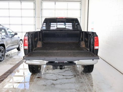 Used 2010 Nissan Titan SE w/ SE Value Truck Pkg image 25