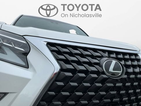 Used 2022 Lexus GX 460 Premium w/ Premium Package AWD/4WD image 10