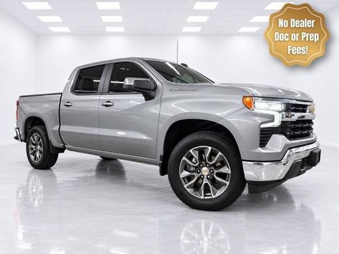 Used 2025 Chevrolet Silverado 1500 LT AWD/4WD image 3