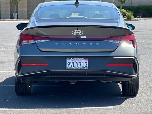 Used 2025 Hyundai Elantra Sport FWD image 5