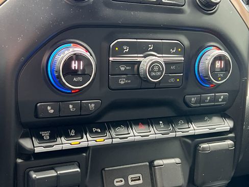 Used 2020 Chevrolet Silverado 2500 High Country w/ Z71 Off-Road Package image 20