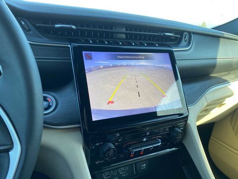 Certified 2024 Jeep Grand Cherokee L Limited image 27