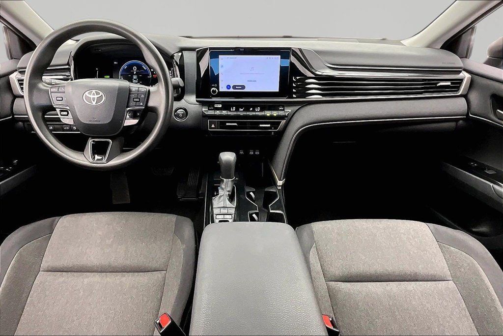 Used 2025 Toyota Camry LE FWD image 16