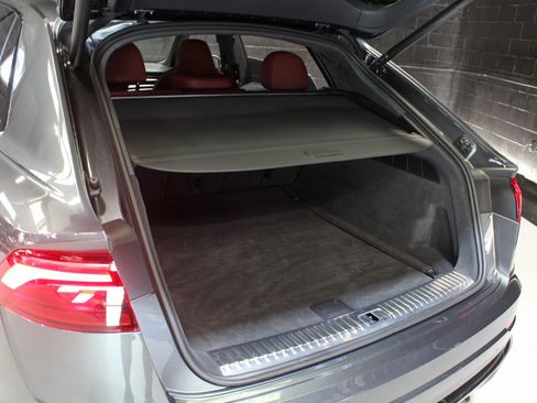 Used 2024 Audi SQ8 Prestige AWD/4WD image 94