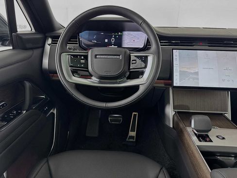 New 2025 Land Rover Range Rover Long Wheelbase SE image 23