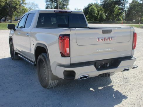 New 2026 GMC Sierra 1500 Denali image 9