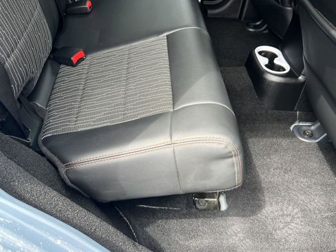 Used 2012 Jeep Wrangler Unlimited Sahara AWD/4WD image 21