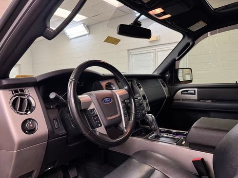 Used 2017 Ford Expedition Limited w/ Equipment Group 301A AWD/4WD image 15