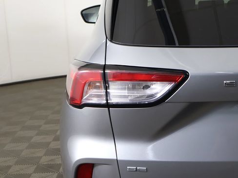 Used 2022 Ford Escape SE FWD image 14