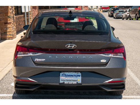 Used 2023 Hyundai Elantra SEL FWD image 4