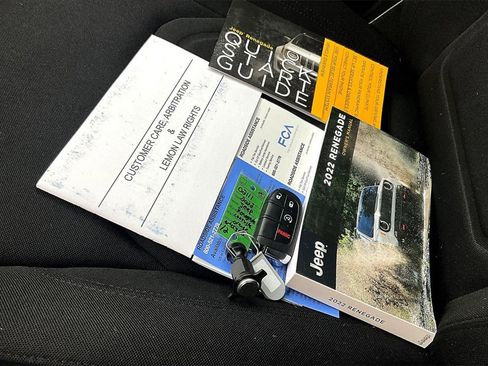 Used 2022 Jeep Renegade Latitude image 11