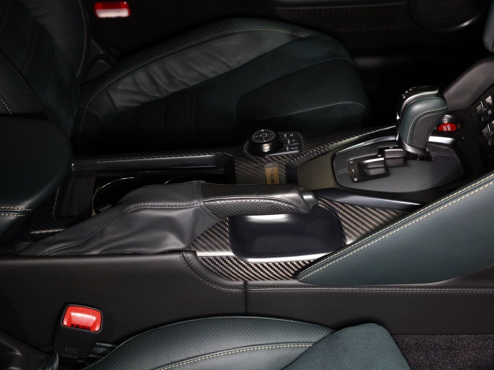 Used 2021 Nissan GT-R Premium AWD/4WD image 25