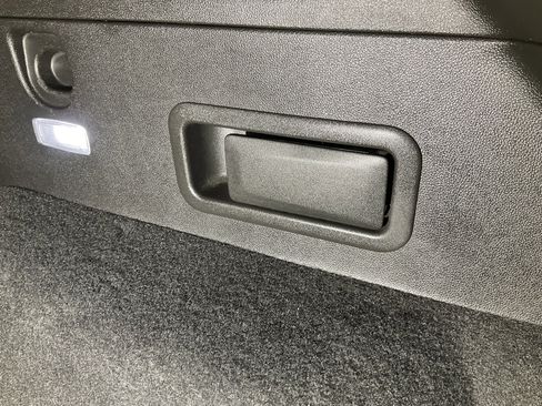 Used 2017 Cadillac XT5 FWD image 37