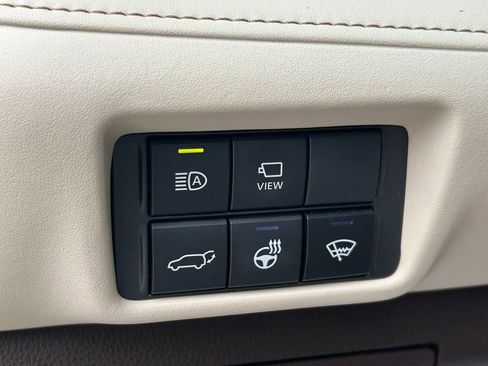 Used 2022 Toyota Highlander Platinum FWD image 29