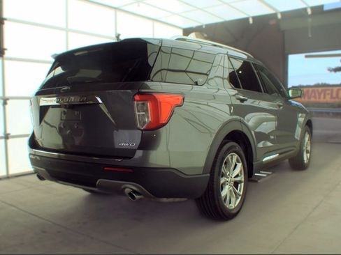 Used 2023 Ford Explorer Limited AWD/4WD image 2