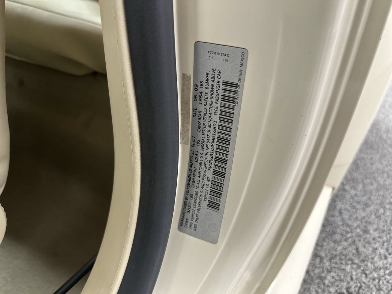 Used 2009 Volkswagen Beetle S FWD image 15
