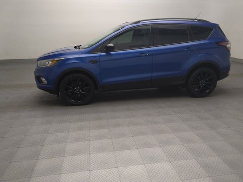 Used 2017 Ford Escape SE w/ Equipment Group 201A FWD image 2