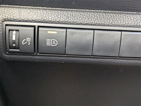 Used 2025 Toyota Corolla LE image 24