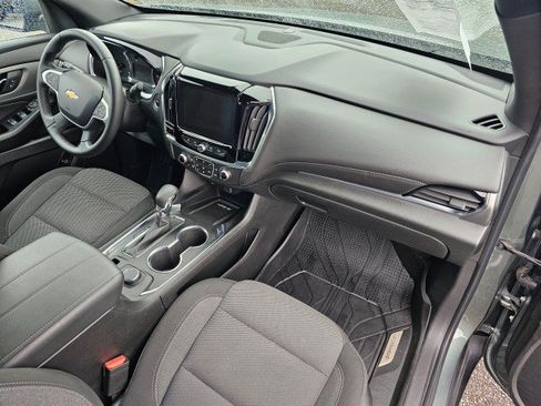 Used 2023 Chevrolet Traverse LT FWD image 11