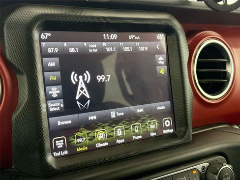Used 2023 Jeep Gladiator Rubicon w/ Trailer Tow Package AWD/4WD image 21